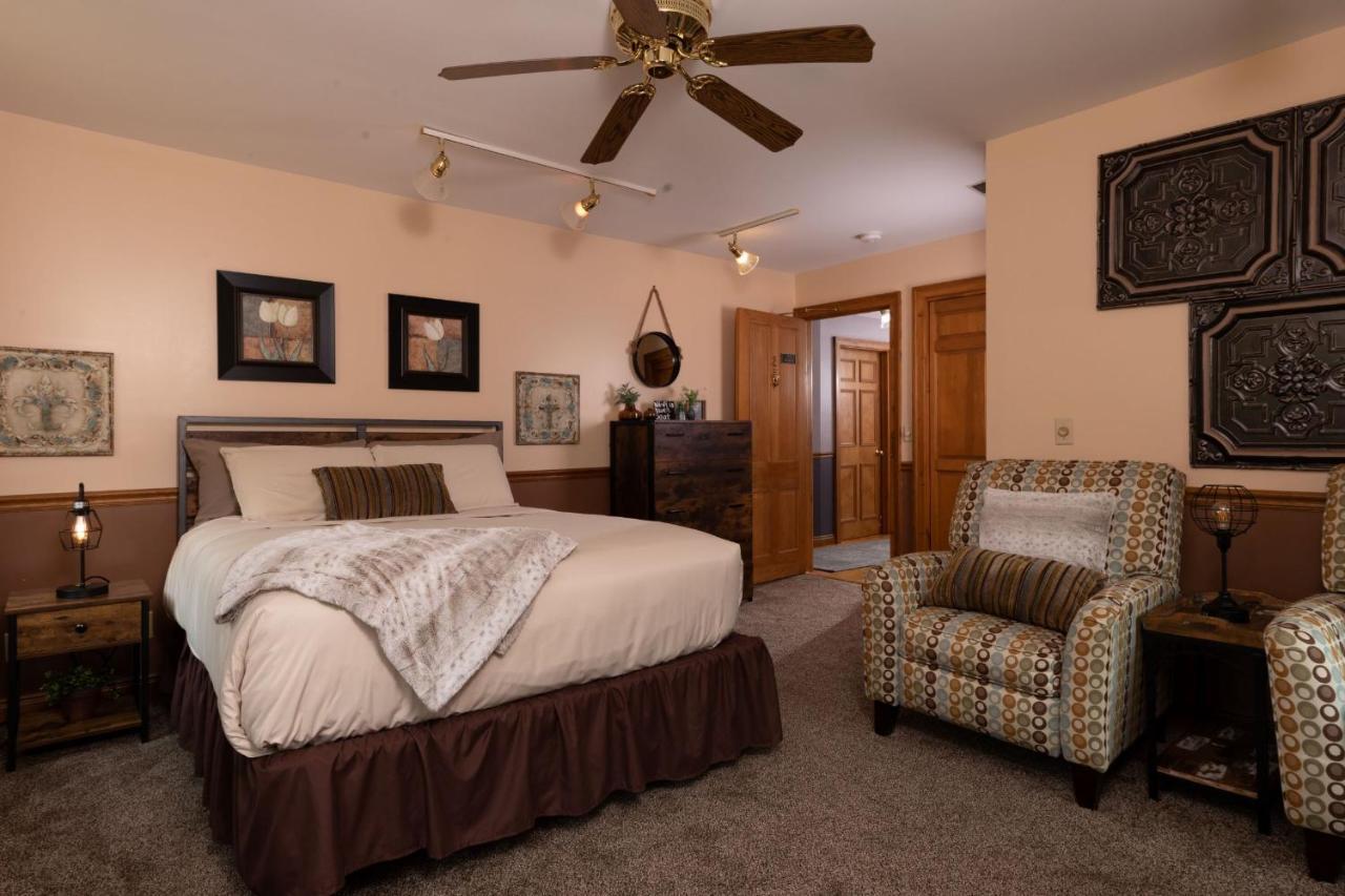 Riverboat Suites Galena Bagian luar foto