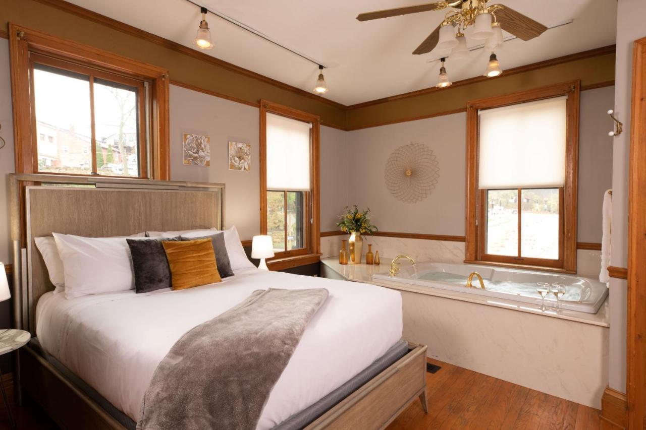 Riverboat Suites Galena Bagian luar foto