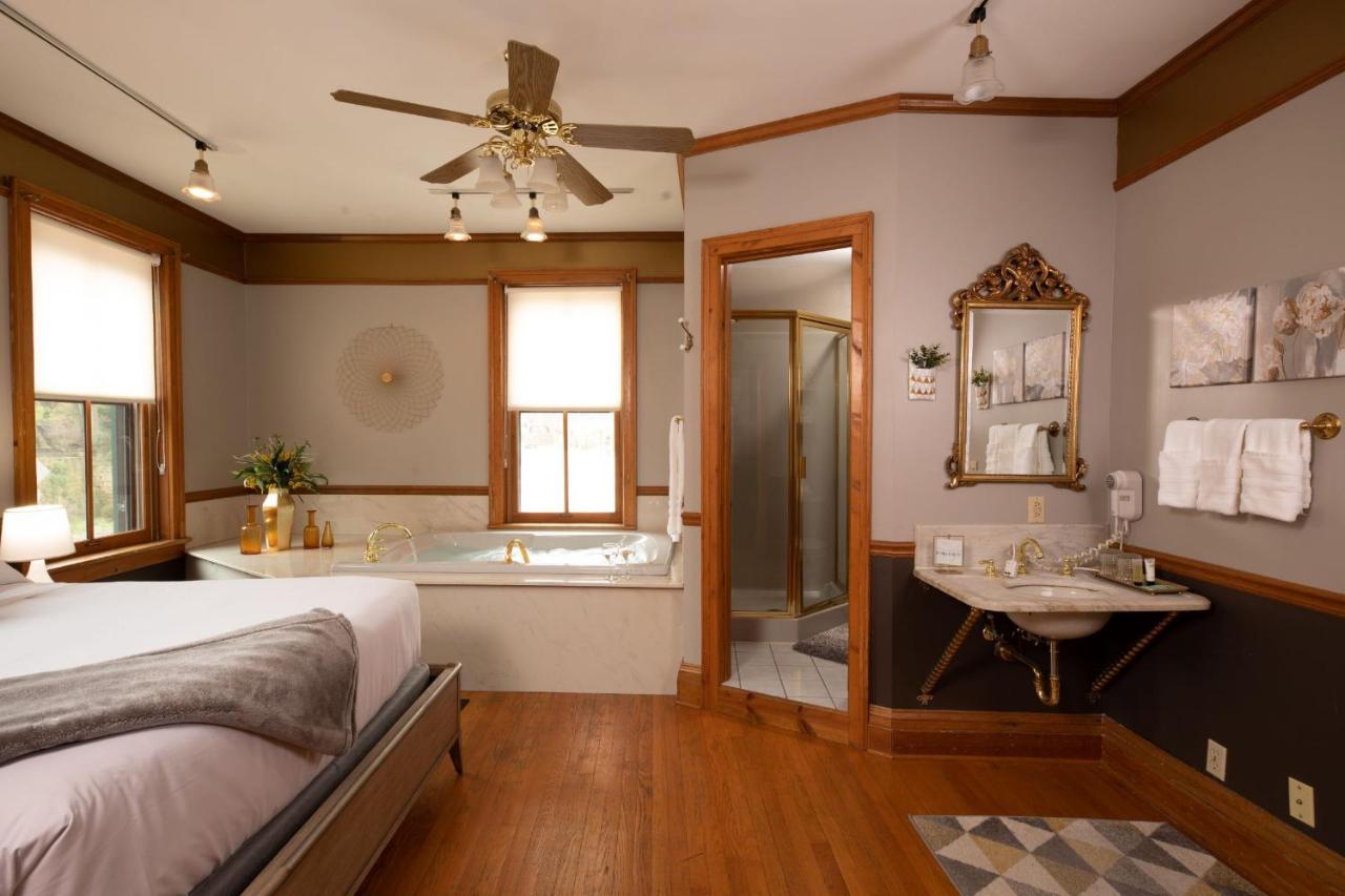 Riverboat Suites Galena Bagian luar foto