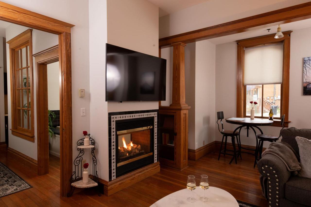 Riverboat Suites Galena Bagian luar foto