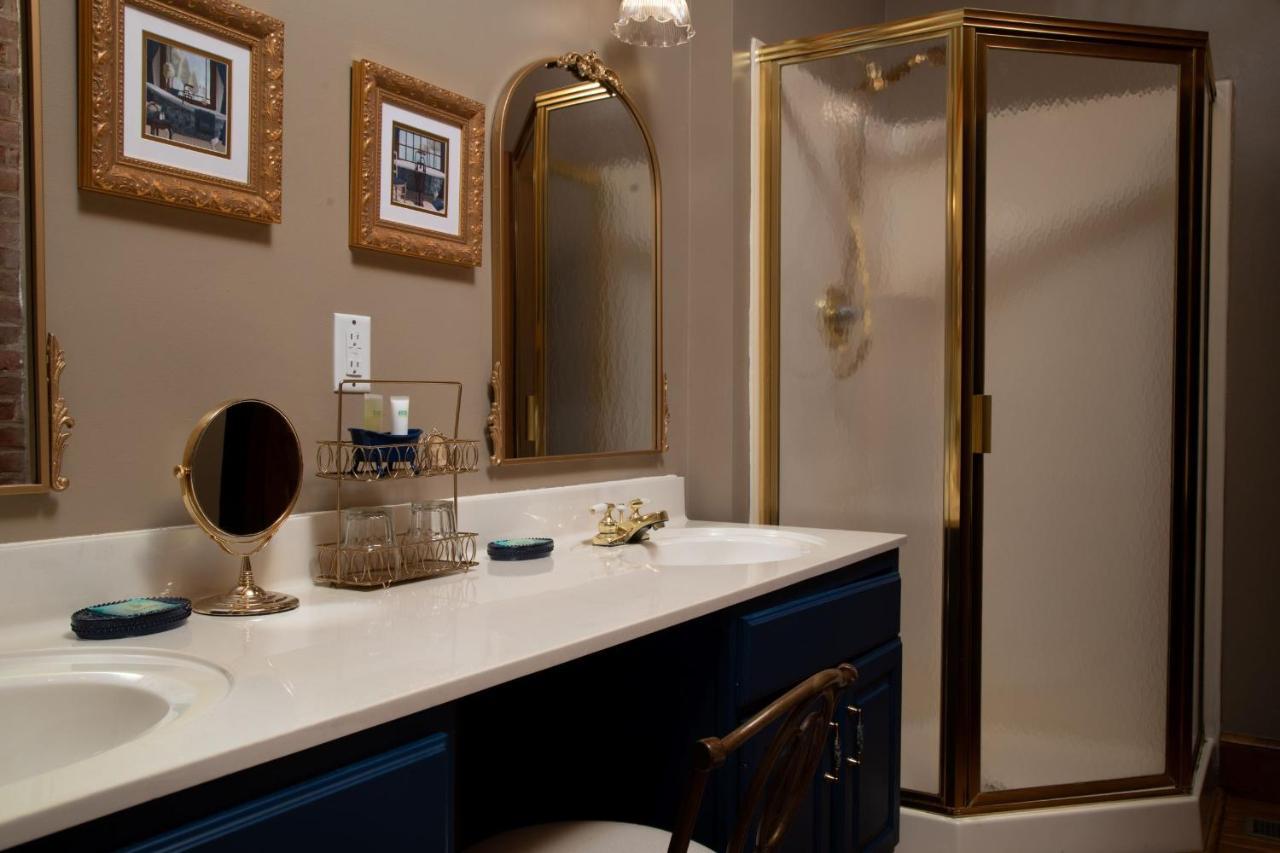 Riverboat Suites Galena Bagian luar foto