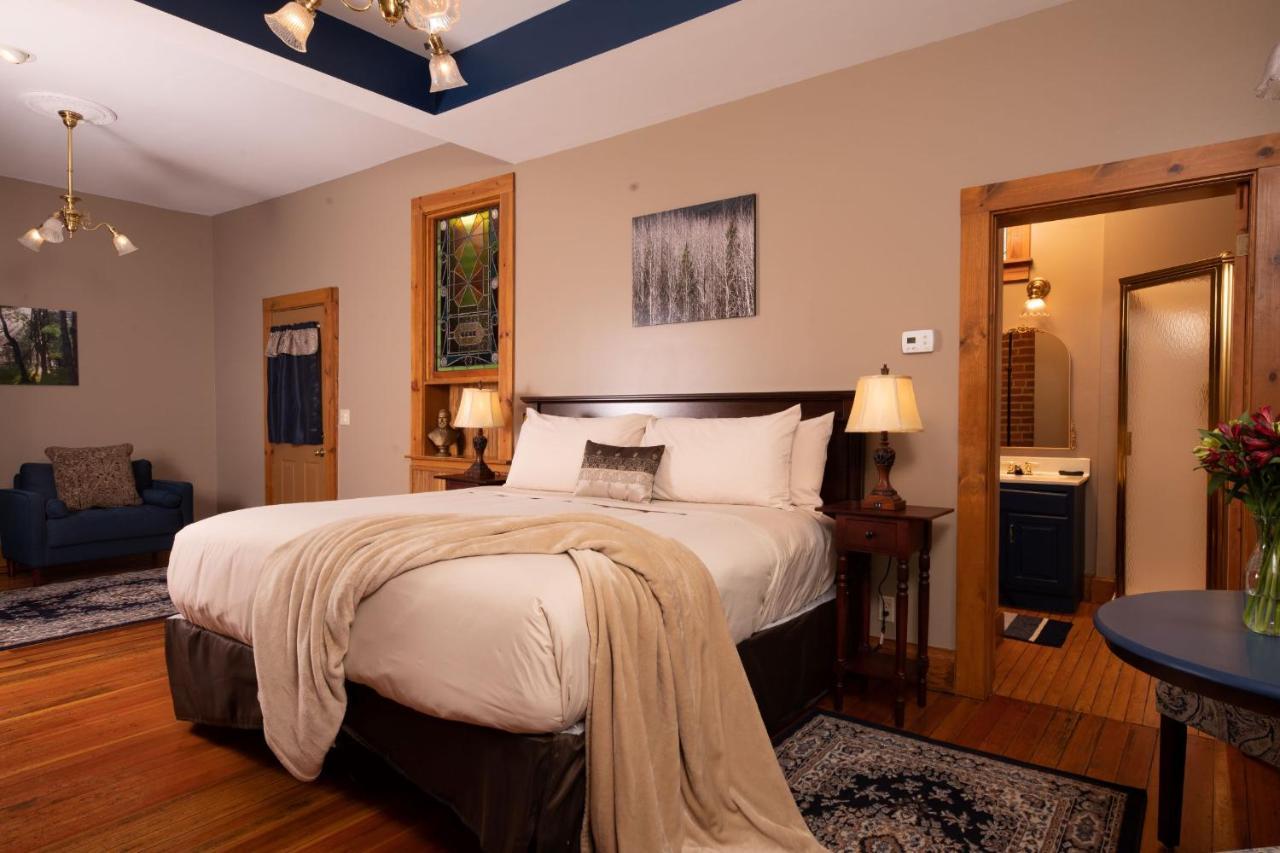 Riverboat Suites Galena Bagian luar foto