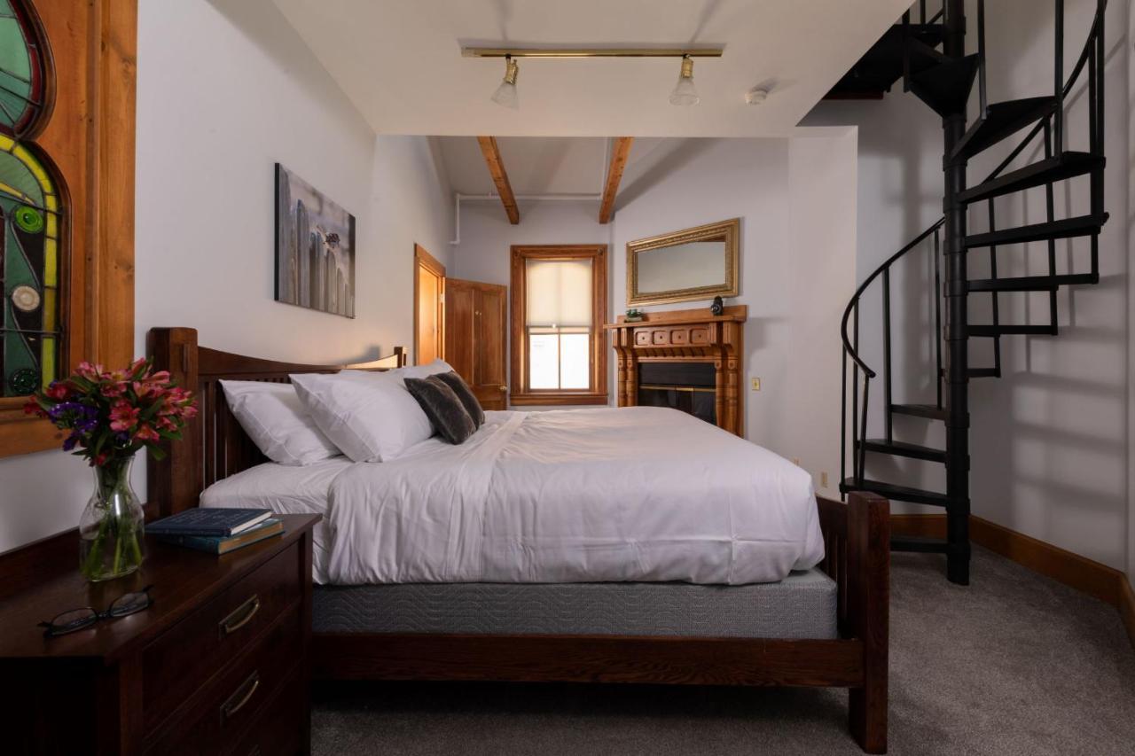 Riverboat Suites Galena Bagian luar foto