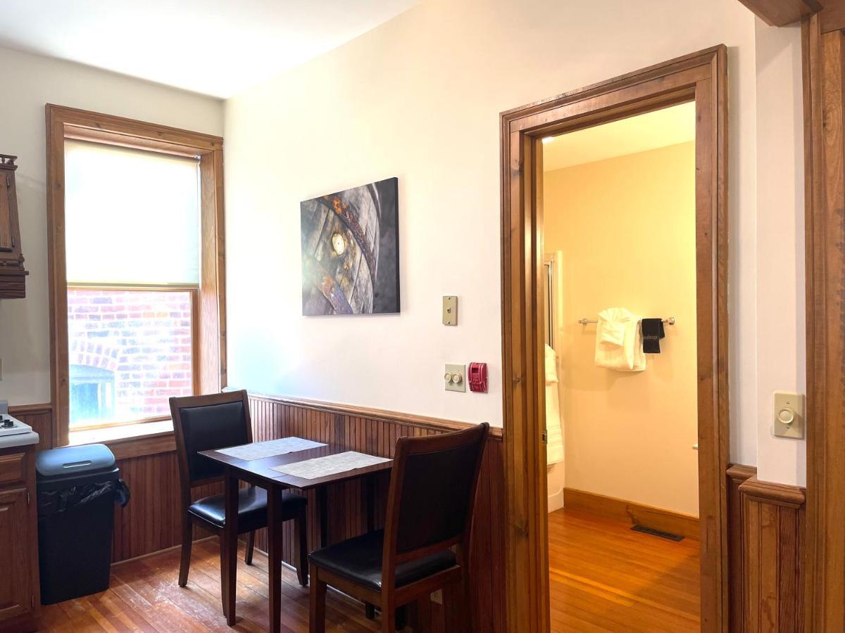 Riverboat Suites Galena Bagian luar foto