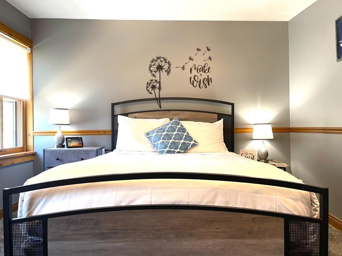 Riverboat Suites Galena Bagian luar foto
