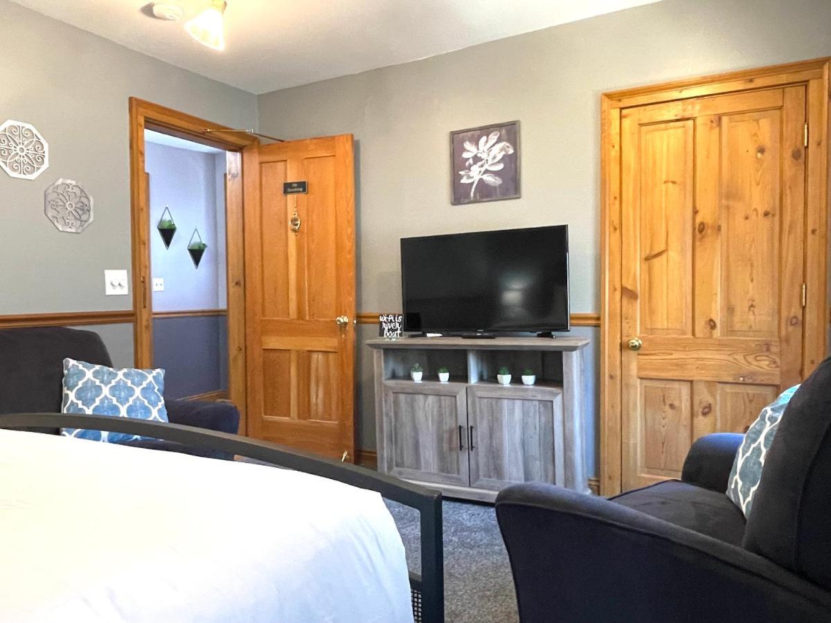 Riverboat Suites Galena Bagian luar foto