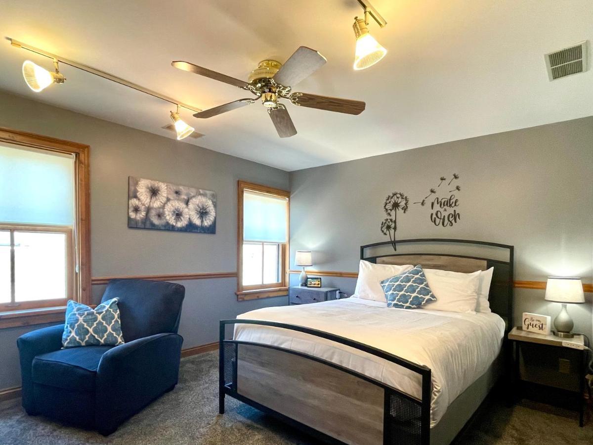 Riverboat Suites Galena Bagian luar foto