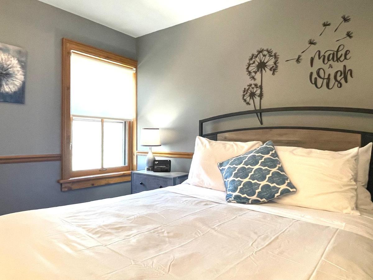 Riverboat Suites Galena Bagian luar foto
