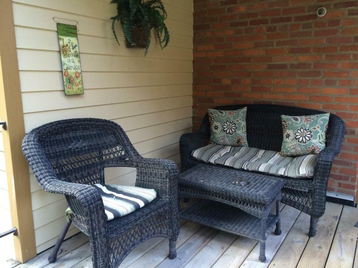 Riverboat Suites Galena Bagian luar foto
